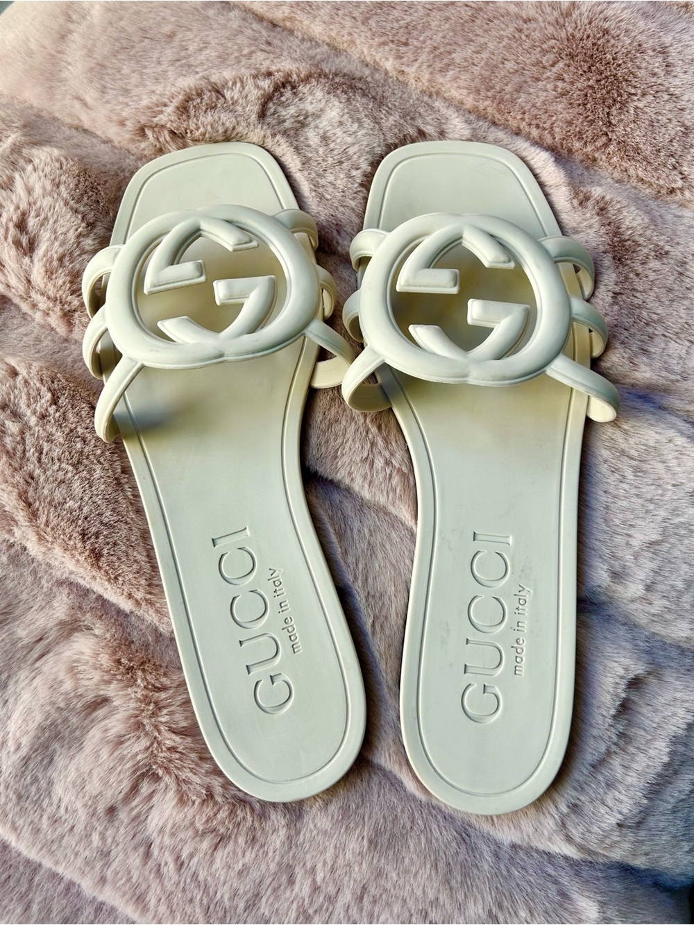 Gucci Ivory Interlocking GG Slide Sandals - Picture 2 of 6